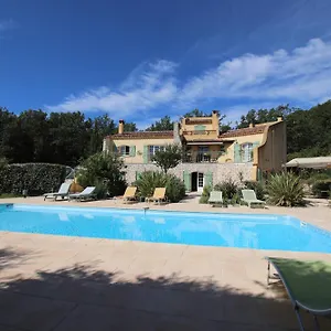 le-mas-des-tarentes-trans-en-provence.fr-provencehotel.com/